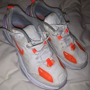 Women’s sz 9 Nike sneakers